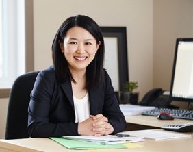 Vivian Yang, CPA, CGA at DeGraves Pallard, an Edmonton accounting firm, specializing in Mandarin accounting services.